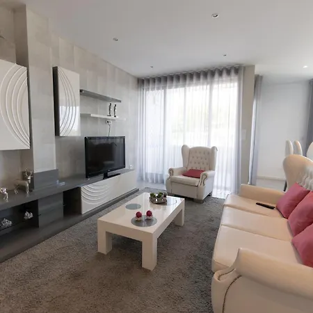 Ribeiro Riverside Apartment *